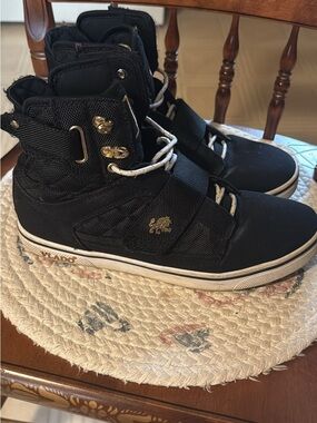 Vlado Black High-Top Sneakers with Gold Accents